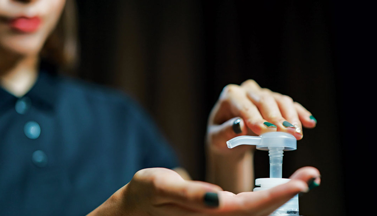 hacks to make your manicure last longer,tips to do manicure,manicure at home,long lasting manicure,beauty tips,beauty hacks