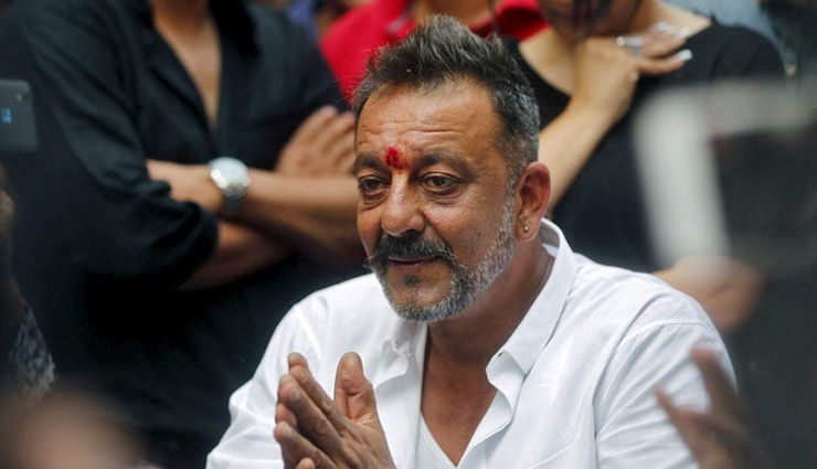 Shah Rukh Khan,Salman Khan,sanjay dutt,ajay devgan,ranbir kapoor,5 bollywood celebrities who are addicted to cigarette,cigarette addiction of bollywood stars,stars addictions