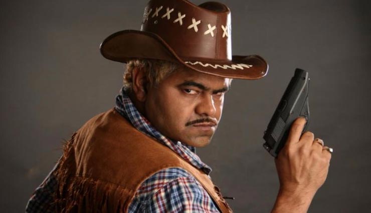 'अंग्रेजी में..' के बाद शायद लोग मुझे रोमांटिक भूमिकाओं में देखना चाहें : संजय मिश्रा