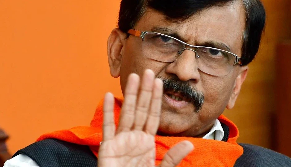 'सब नौटंकी है, 15 दिन पहले ही...', पाक खिलाड़ियों से हाथ न मिलाने पर संजय राउत का बड़ा बयान