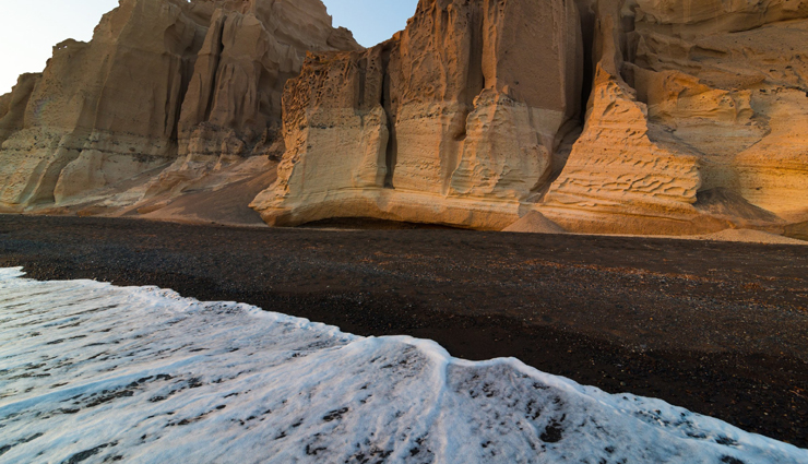 beaches to visit in santorini,greece,beaches in greece,vlychada,palea kameni,red beach,perissa,monolithos,mouzakia