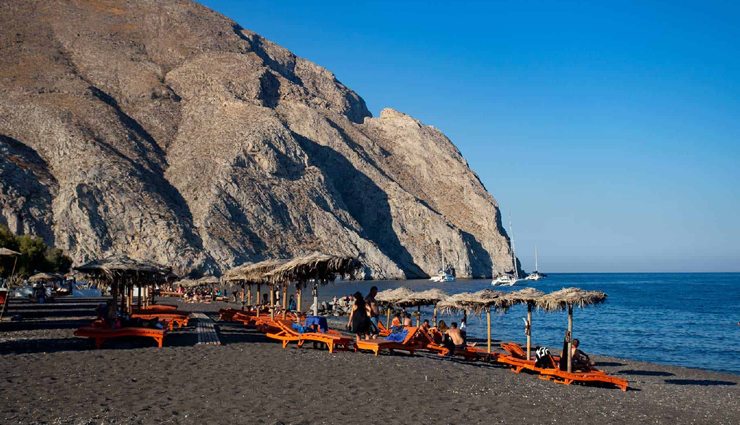 beaches to visit in santorini,greece,beaches in greece,vlychada,palea kameni,red beach,perissa,monolithos,mouzakia