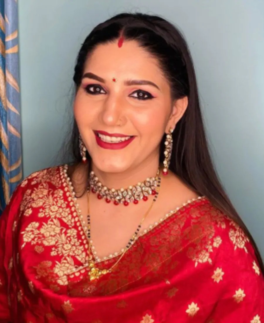 sapna choudhary,sapna chaudhary,sapna choudhary shares first pic with hubby,sapna choudhary husband veer sahu,sapna choudhary karwa chauth,karwa chauth 2020,social media,entertainment