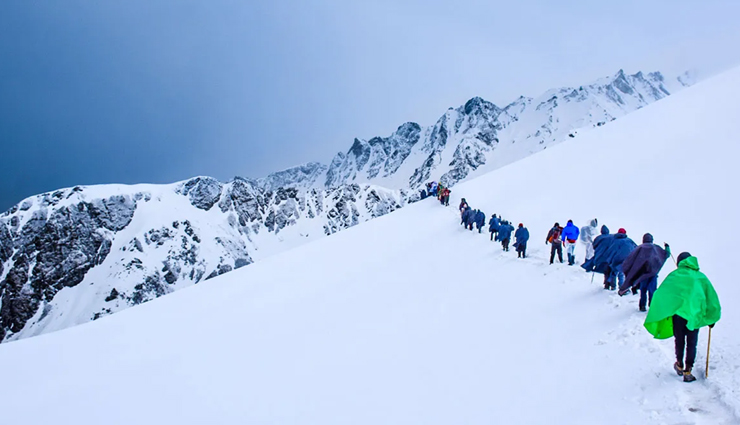 breathtaking treks himachal pradesh,himalayan trekking experiences,adventure in himachal pradesh,himachal pradesh trekking destinations,scenic trekking routes in himachal,natures beauty in himachal treks,outdoor adventures himachal pradesh,himachal pradesh trekking guide,best treks in himachal pradesh,explore himachals stunning landscapes