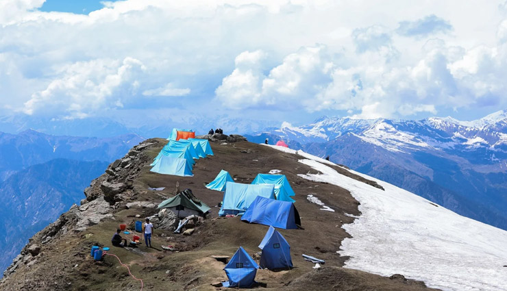 trekking trails in manali,best treks in manali,manali trekking adventure,beas kund trek,bhrigu lake trek,hampta pass trek,deo tibba trek,chanderkhani pass trek,prashar lake trek,sar pass trek,pin parvati trek,kheerganga trek,malana village trek,himachal pradesh treks,manali adventure tours