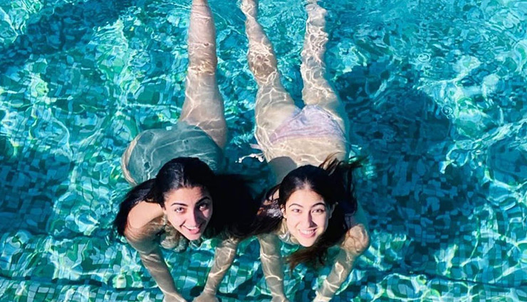 वेकेशन पर गईं सारा अली खान, दोस्त संग शेयर की बिकिनी में तस्‍वीरें