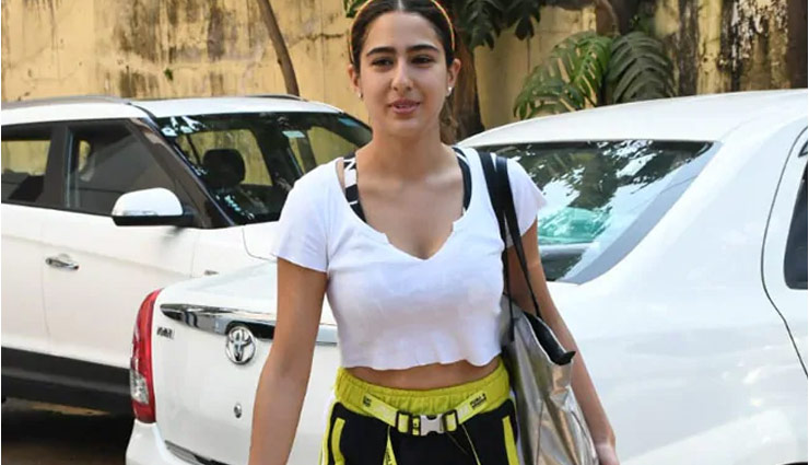 शख्स ने सारा अली खान को चूमने की करी कोशिश, बॉडीगार्ड ने यूं बचाया, देखे वीडियो