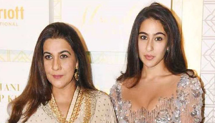 PICS- Sara Ali Khan Twins With Mother Amrita Singh For Diwali Party