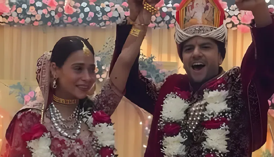 Bigg Boss में बनी थीं दुल्हन, दो महीने में हुआ तलाक… अब Sara Khan ने रचाई दूसरी शादी, बन गईं एक्टर Sunil Lahri के घर की बहू sara khan second marriage,krish pathak wedding,sunil lahri son wedding,sara khan bridal look,bigg boss sara khan marriage,sara khan divorce,tv actress wedding news,bollywood wedding updates,indian tv celebrities marriage,sara khan krish pathak photos