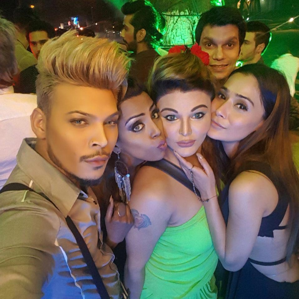 tv actress sara khan,oops moment,gossips,entertainment