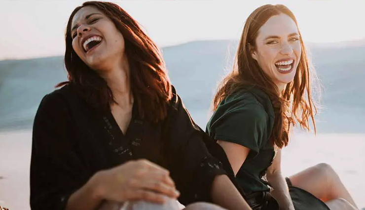 8 Reasons Why Having a Sarcastic Best Friend is Important