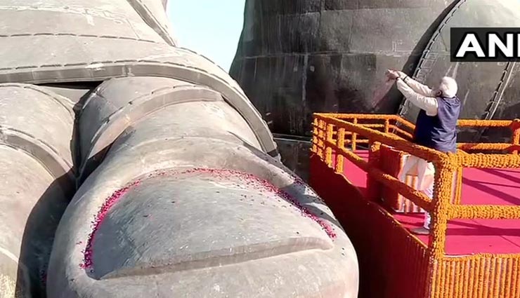 PM मोदी ने स्टेच्यू ऑफ यूनिटी जाकर सरदार पटेल को श्रद्धांजलि दी, कहा- देश की एकता के सूत्रधार को शत-शत नमन 