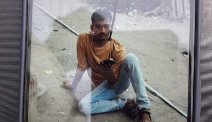 maharashtra,thane,iron bar passed through young man body