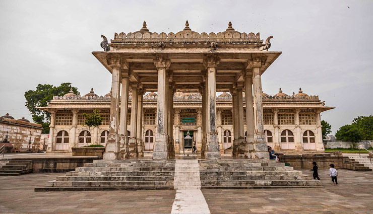 10 historical sites near ahmedabad,historical places near ahmedabad,sabarmati ashram,jami masjid ahmedabad,bhadra fort ahmedabad,adalaj ni vav,sarkhej roza,rani no hajiro,teen darwaza ahmedabad,hutheesing jain temple,sidi saiyyed mosque,dada harir vav,historical landmarks near ahmedabad,ahmedabad heritage sites,places to visit near ahmedabad,ahmedabad historical tours