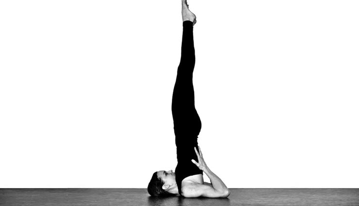 श्वसन प्रणाली को मजबूत करता है सर्वांगासन, जानें इसकी विधि और फायदे 