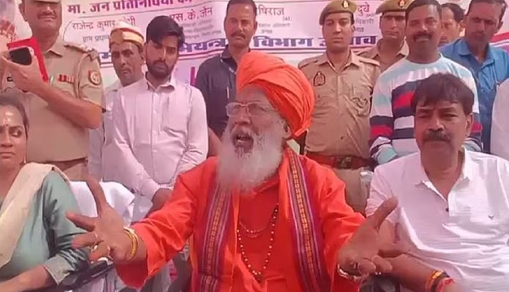 प्रियंका-राहुल में हिम्मत है तो उन्नाव आकर मुझसे चुनाव लड़ें: साक्षी महाराज