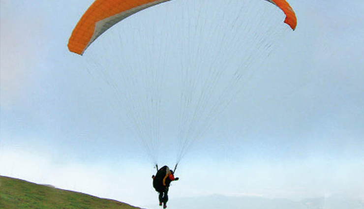 paragliding in india,best paragliding places,top paragliding destinations india,adventure sports india,paragliding in himachal pradesh,paragliding in uttarakhand,paragliding spots