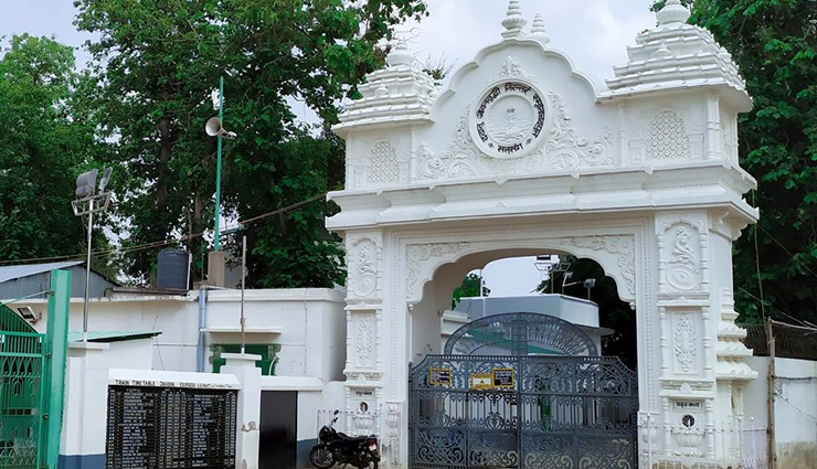 deoghar,spiritual destination,serene retreat,pilgrimage site,sacred place,tranquil escape,religious significance,serenity and spirituality,divine ambiance,pristine landscapes,meditative retreat,peaceful sanctuary,spiritual exploration,holy pilgrimage,tranquility and devotion