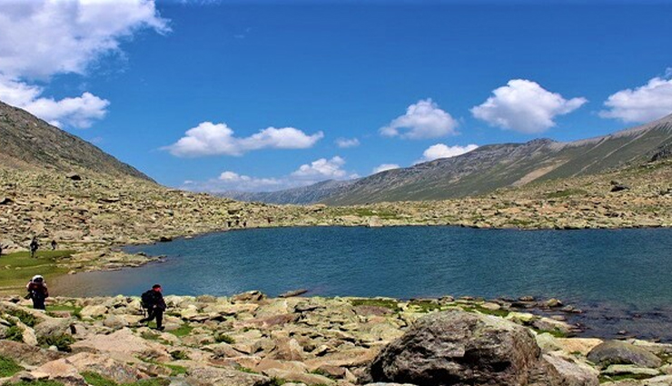 kashmir lakes,lakes to visit in kashmir,scenic lakes in kashmir,top kashmiri lakes,best lakes to explore in kashmir,kashmirs natural beauty: lakes,picturesque lakes of kashmir,kashmiri lakeside retreats,kashmirs pristine lake destinations,traveling to kashmir for its lakes