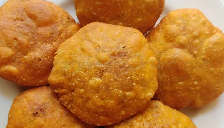 sattu kachori recipe,bihari snacks,sattu kachori,indian tea-time snacks,how to make sattu kachori,sattu kachori with chutney,traditional bihari dishes,homemade sattu kachori