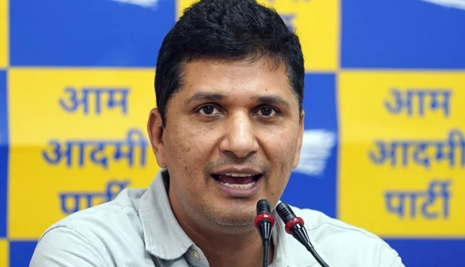  दिल्ली में प्राइवेट स्कूलों की मनमानी फीस से हताश माता-पिता, आप ने रेखा गुप्ता सरकार पर लगाए गंभीर आरोप