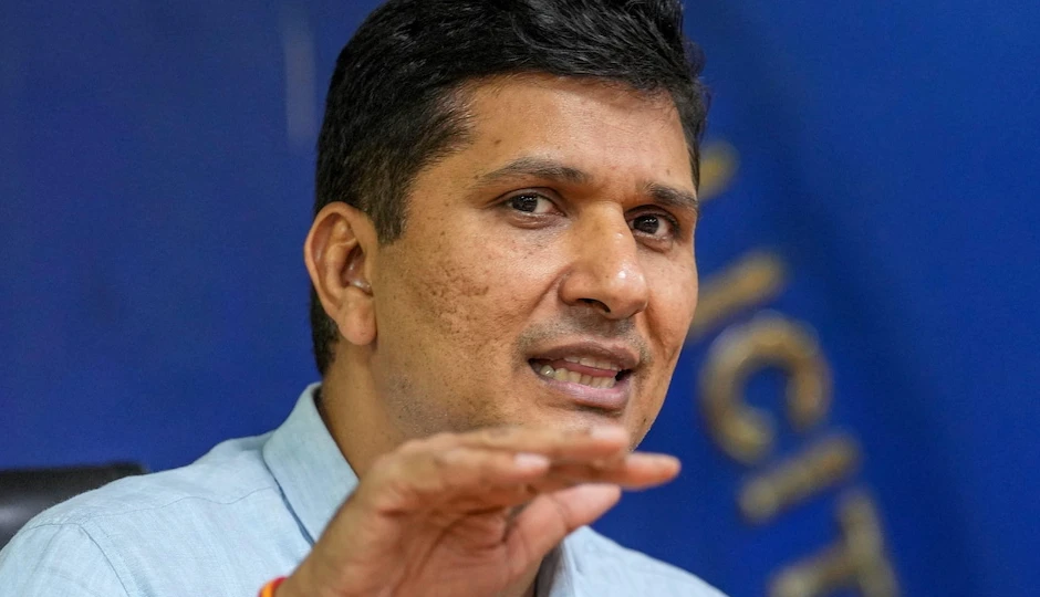 सौरभ भारद्वाज का सवाल: 'मेरे 13 ठिकाने कहां हैं? कम से कम मुझे कब्जा तो दिला दो' – ED की रेड पर प्रतिक्रिया