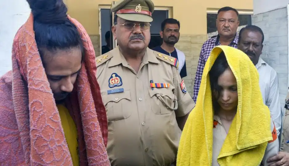सौरभ हत्याकांड: दोषी करार दिए जाने के बाद रोते हुए निकले मुस्कान-साहिल, रात में खाना खाने से किया इनकार