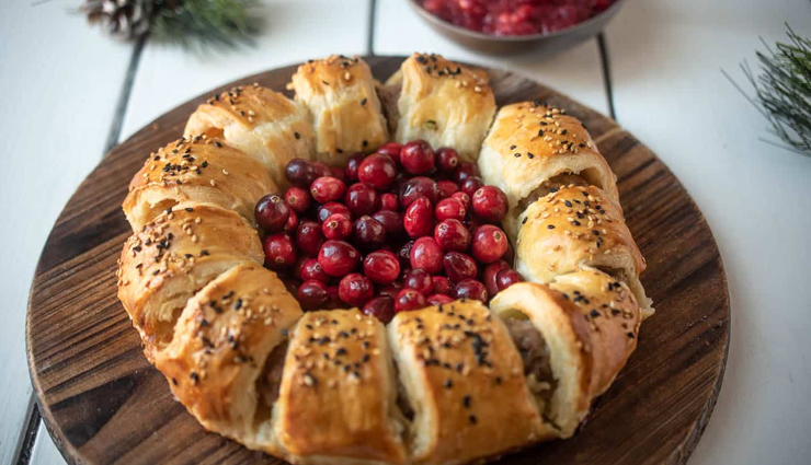 spicy and delicious festive indian sausage roll ring,food,easy recipe