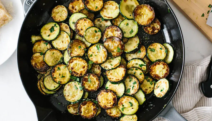 sauteed zucchini,sauteed zucchini recipe,hunger struck. food