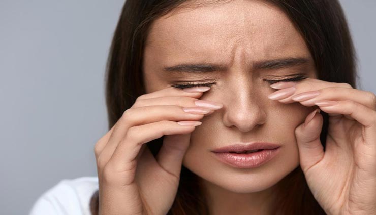 आपके आंखों की रोशनी छीन सकते है पटाखे, ये सावधानियां रखेंगी आपको सुरक्षित 