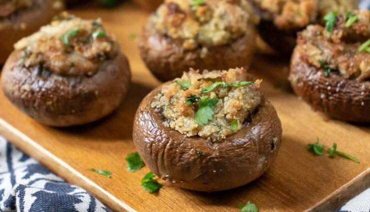 starters,starters recipe,romantic recipes,curried chicken turnovers,fried green tomato wedges,savoury stuffed mushrooms,quick recipe