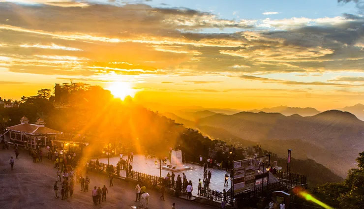 things to do in shimla,shimla travel guide,top attractions in shimla,shimla sightseeing,must-see places in shimla,shimla tourism highlights,shimla adventure activities,shimla shopping and markets,historical sites in shimla,scenic spots in shimla