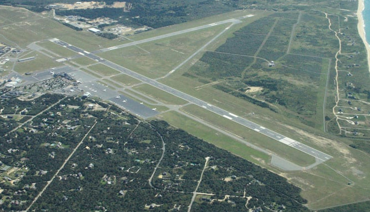 scariest airports around the world,scary airports,toncontin international airport,tegucigalpa,honduras,gibraltar airport,gibraltar,nantucket memorial airport,nantucket,massachusetts,paro international airport,paro,bhutan,yeager airport,charleston,west virginia,barra airport,barra,scotland