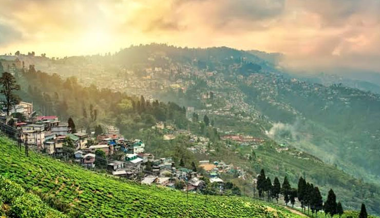 scenic places,scenic places in india,hemis national park,jammu and kashmir,the islands,andaman,calangute beach,goa,khardung la,ladakh,kangchenjunga peak,sikkim