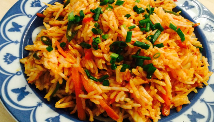 ताजी हरी सब्जियों से बने 'शेजवान राइस', स्वाद में लगते हैं मजेदार #Recipe