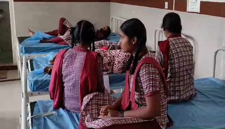 तेलंगाना के छात्रावास में नाश्ते में 'छिपकली' मिली, 35 छात्र पड़े बीमार 