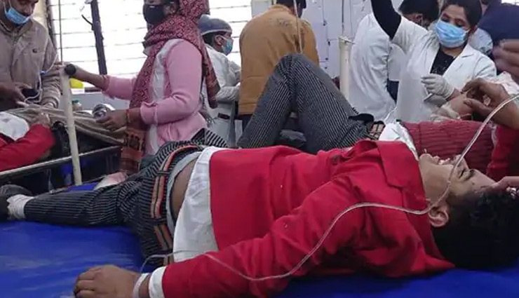 uttar pradesh,accident in muzaffar nagar,school bus collision