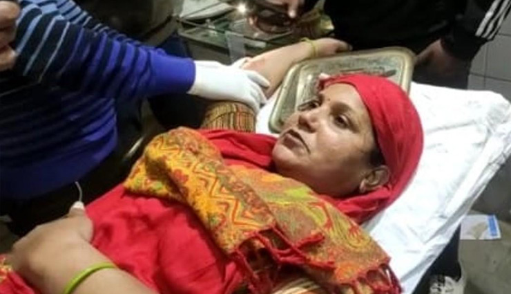 बेटी को थप्पड़ मारा तो फौजी पिता ने स्कूल पहुंचकर की फायरिंग, डायरेक्टर की पत्नी को लगी गोली 