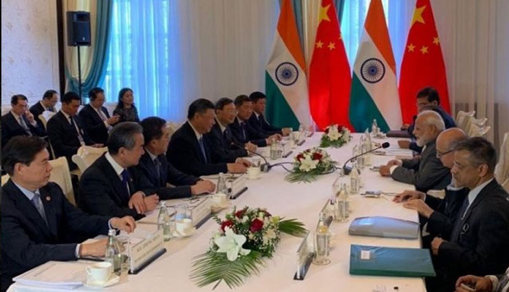 शंघाई समिट: PM मोदी ने की शी जिनपिंग से मुलाकात, पाकिस्तान का उठाया मुद्दा, कहा - पाक से बातचीत का अभी माहौल नहीं