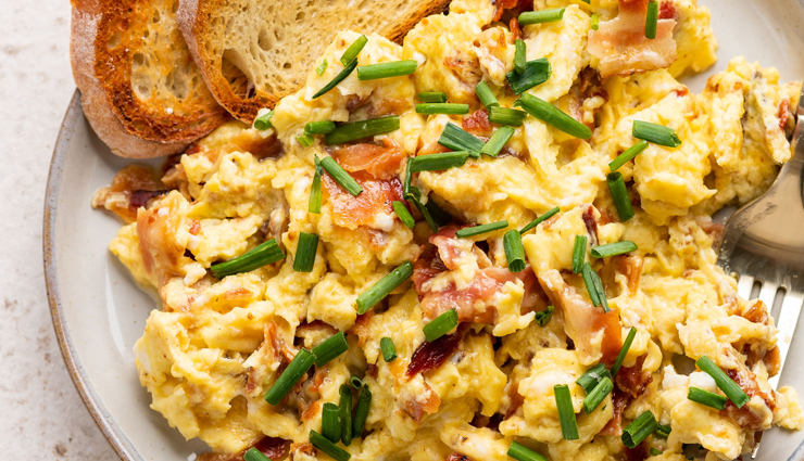 Recipe- Perfect for Breakfast Scrambled Eggs With Bacon and Sweet Peppers