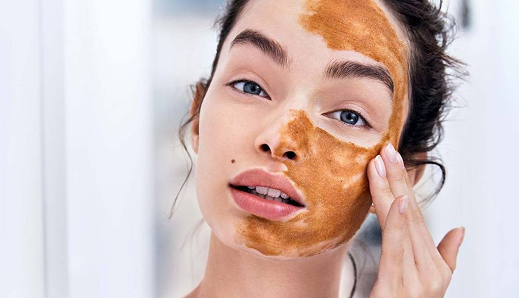 5 Homemade Scrubs To Get Kissable Cheeks