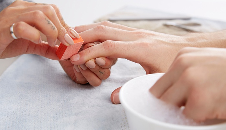 manicure,manicure at home,steps for manicure at home,nail care tips,nails hygenie,beauty,beauty tips