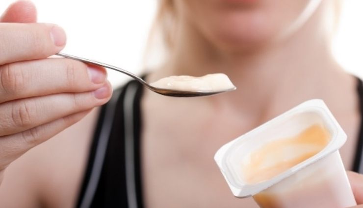 sugar and honey,yogurt and sugar,sugar and vitamin e,sugar and papaya,oatmeal and water,banana and oatmeal,yogurt and oatmeal,oatmeal and almonds,milk and coffee,yogurt and coffee,mashed strawberry,papaya and strawberry,kiwi and strawberry,baking soda and water,baking soda and honey,baking soda and lemon juice,homemade face scrub,face care tips,skin care tips