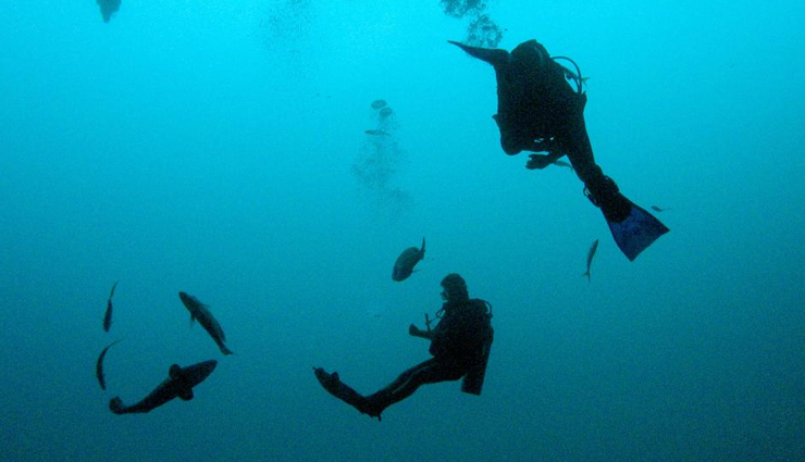 deadliest places for scuba diving,scuba diving in the world,battery acid bath,lake nyos,the boiling lake,iceberg b 15,the blue hole