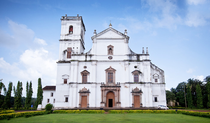 se cathedral,goa,sacred heart church,shimoga,cathedral of our lady of the rosary,kunkuri,medak cathedral,telangana,basilica of our lady of dolours,thrissur,beautiful church in india,church