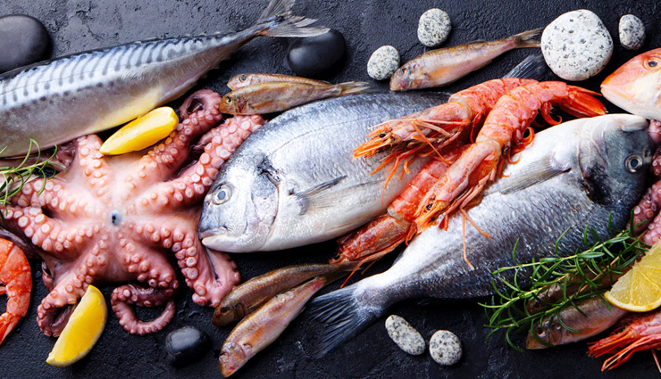 foods to avoid in monsoon,monsoon food poisoning prevention,monsoon food safety tips,avoid food poisoning in monsoon,risky monsoon foods,monsoon diet precautions,unsafe foods in rainy season,food poisoning in monsoon