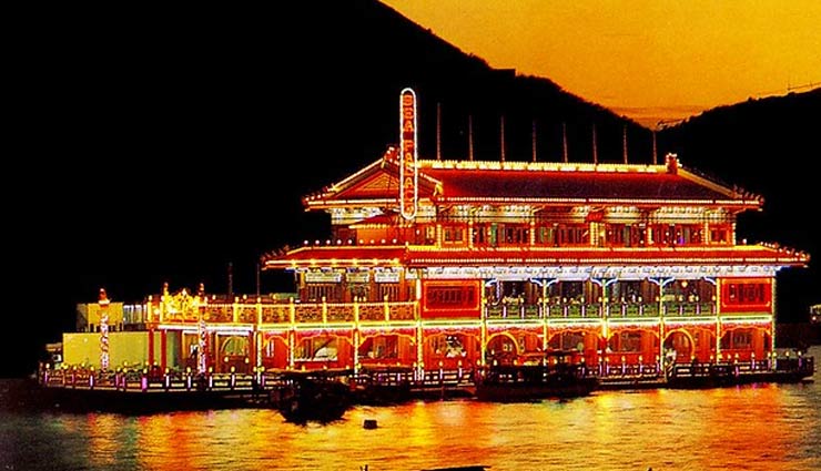 floating restaurants,best destinations,holidays,tourism,restaurant in water,worldwide floating restaurants,holiday packages