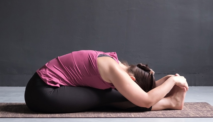 exercises to lose belly fat,yoga poses for belly fat,reduce abdominal fat,yoga for weight loss,belly fat reduction exercises,yoga for core strength,surya namaskar,tadasana,padahastasana,paschimottanasana,pavanamuktasana,naukasana,ustrasana