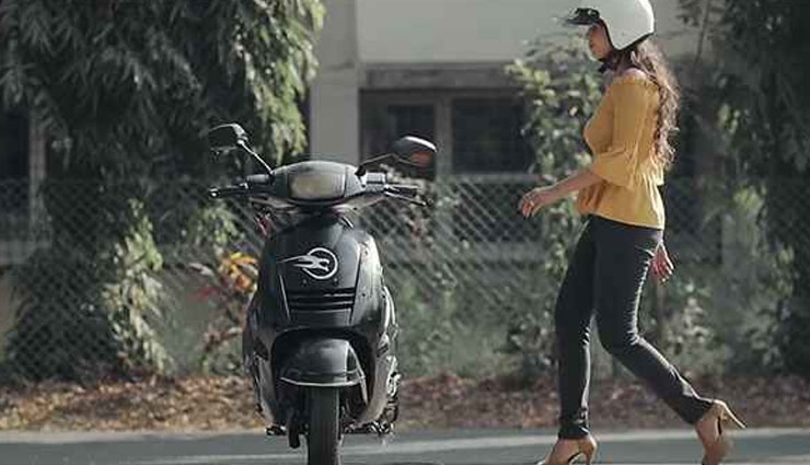 खुद को बैलेंस कर लेता है ये स्कूटर, संतुलन बिगड़ने पर गिरने का डर नहीं, देखे वीडियो