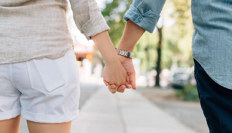 love bombing,emotional manipulation,signs of love bombing,break free from love bombing,manipulative love,emotional rollercoaster in relationships,love bombing red flags,reclaim emotional freedom,love bombing cycle,how to escape emotional manipulation,recognizing love bombing